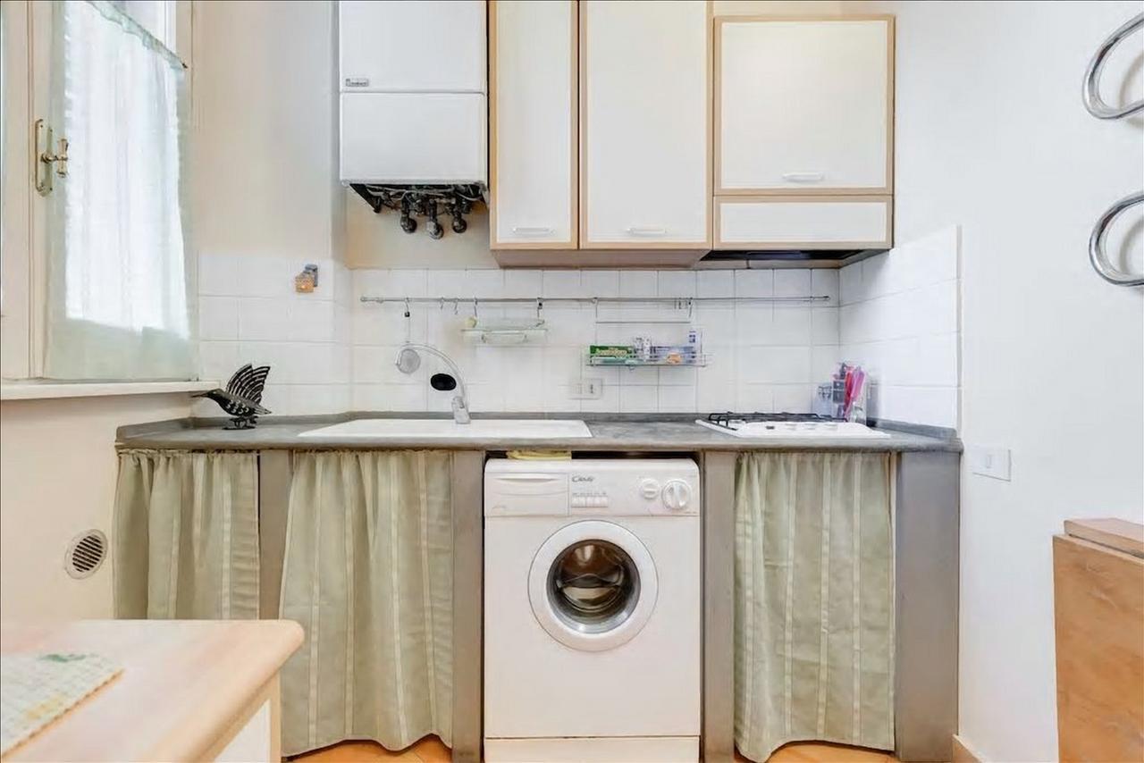 Flaminia 26 * Rome